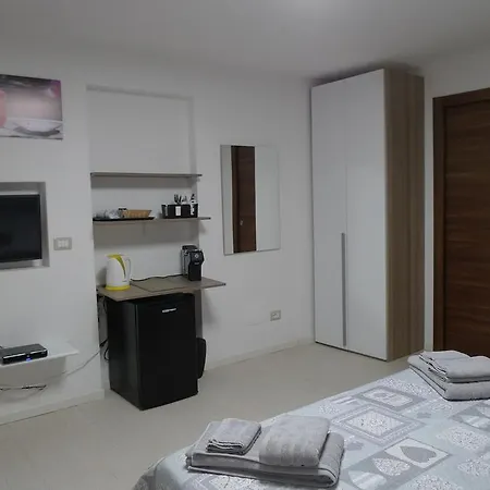 Guest house Villaggio Est 3*