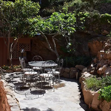 Πανσιόν Villaggio Est 3*