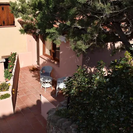 Villaggio Est Πανσιόν
