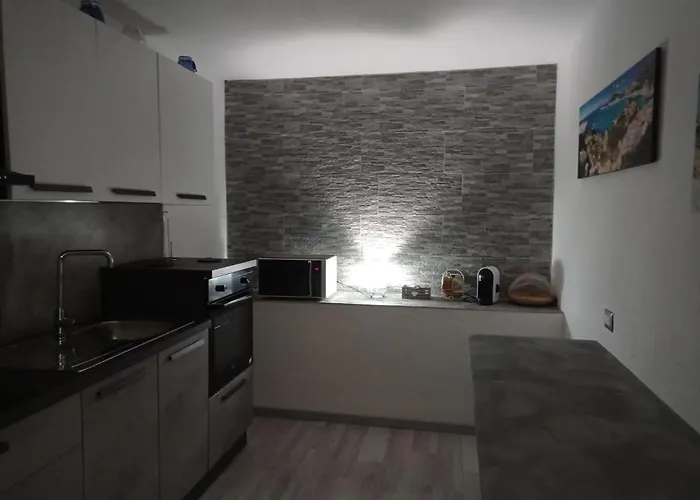 Villaggio Est Πανσιόν